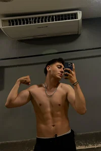 Nicolas_James_Sc kullanıcısının me albümü -  6 fotoğraf