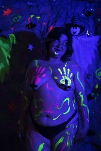 Roxy_f_w PAINT HOT Pic 3