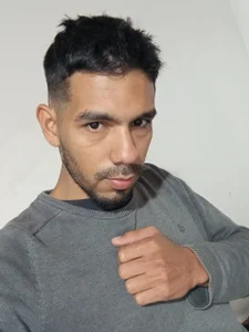 JohanyLatino Una mirada al frente Εικόνα 3