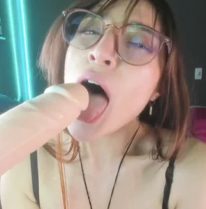 Spit_queen me suck Pic 6