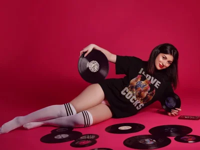 VanessaNyx Spin Me Right Round Baby Hình