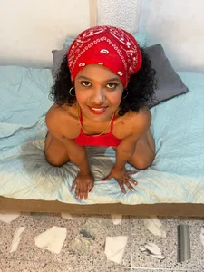 CarolineBrowm sexy Foto 5