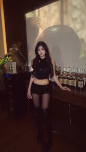 Momolith_616の见过这一面吗の 2枚の写真