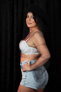 Deepselena8のSEXY COWGIRLの 2枚の写真