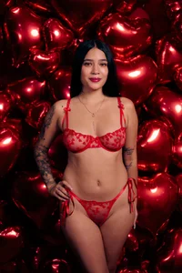 laura_rouse7: My valentine, you are your love ♥️🎁 ( 2 фото)