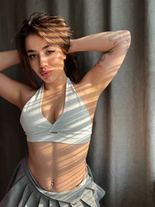 LianaHaven bold schoolgirl Foto 3