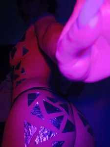 lara_madisson Body Tape Hot Pic 3