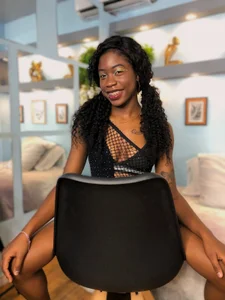 MichellePose Pose Pic