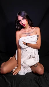 Lunamistyc I am passion disguised as delicacy. 🌺🔥 Immagine  4