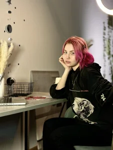 JenaePilkenton Public Pic 5