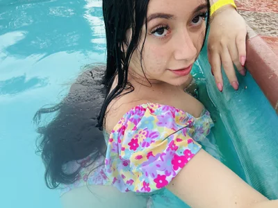 Andrea_Ramos 💛💛 Hình 3