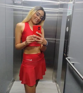 TaraaHot Will you accompany me to the gym? Immagine 