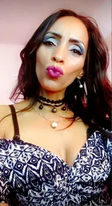 NicoleBenoit MILF Next Door: The Eyes That Say It All Pic 5