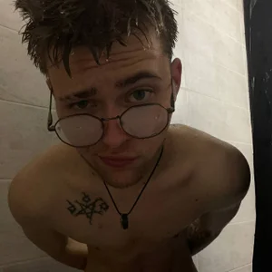 Just me^w^ de Thomas_Norton  5 Imagens