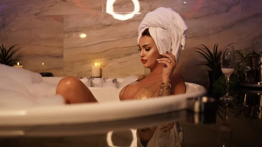 Nicol2Naya Bright, confident and full of naughty energy 😈 Let me bring you sunshine, smiles & hot vibes Pic 5