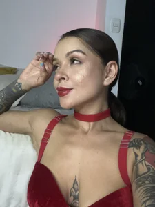 Selena_G69 HALLOWEEN EDITION / A quick selfie before we get into the action! Immagine  9