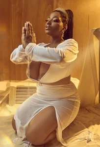 SheilaCoopers_: Beware of falling into my hypnotic hands ( фото)