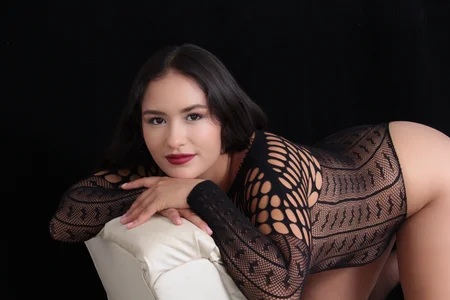 chloe_blommMidnight Seduction: Black Lace图片 7