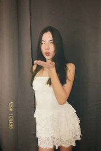 BlancaSaysongkham A Little Kiss for You 💋 Pic 2