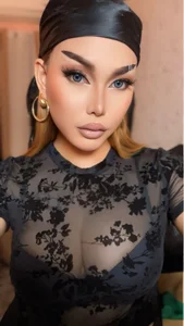 Public od sassyselfsuckerTS  5 snímek