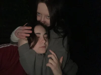 hug and kisses 💋 od nahida77  6 snímek