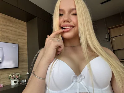 Lily_Cutee_ Public  4. fénykép