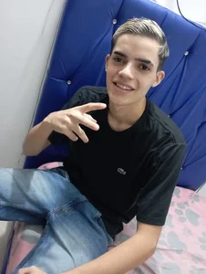 Latinos_2001 Public รูป  2