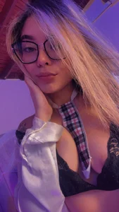 Xxx_Amy Public Pic 4