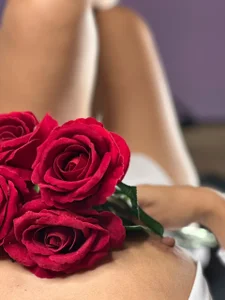 AlannaGil Rosa sensual Pic 8