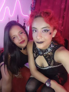 Know us 😈😈🖤 de Girls_of_fire__  4 Imagens