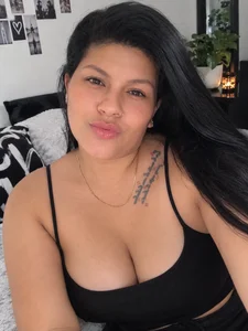Yess_Cum Public Immagine 
