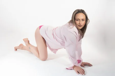 Charlot_milf: SEXY IN A SHIRT ( 2 фото)