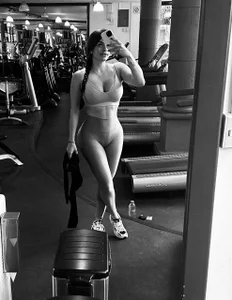 a day of gym routine od samantha_foxyy  3 snímek
