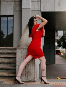 MeganHoffmaan "Red like the fire that I light in you. Ready to burn with me? 😈 #PasiónRoja" Pic 2