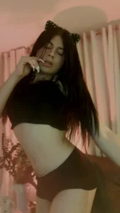 isadoraallen_1 Public Pic 4