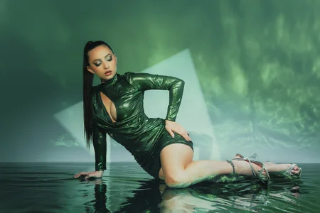 AliceHarper_ Reflections of desire 사진 2