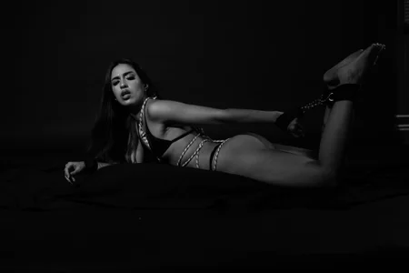 Milan_Rouxx's Bondage and Sumition Sex Photo 2