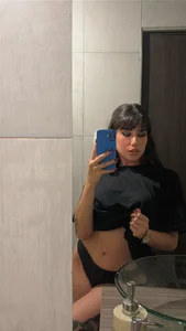 AmbarDupont 🩶 Pic 2