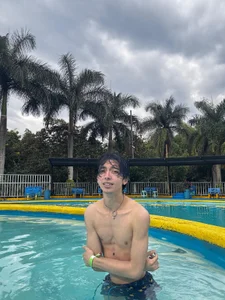 Twink_Sebas7 POOLDAY 💦🌴 Pic 3