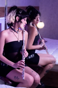 🎶 Melodies that hypnotize you de Moonanggel  4 Imagens