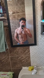 caius_bigcock1: do we train? ( 7 фото)