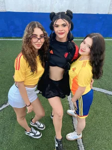 Powerof_Three Public Foto 2