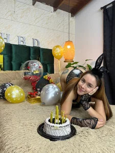 Taiissa_ HBD to me♥ Pic