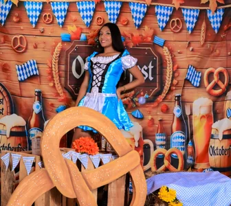 naomi_kyse Enjoy the oktober fest party with me Immagine  5