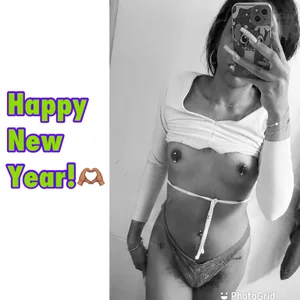 Linda_Douglas2's Happy new year Sex Photo 1