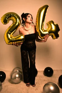 MeganWally kullanıcısının Birthday Queen 🖤 albümü -  3 fotoğraf