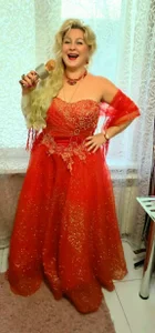 RED DRESS de mira_robinsonnn  2 Imagens