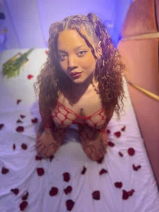 sweet_curlyx Public Pic 6