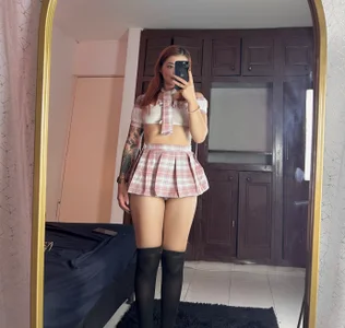 MelaniJhonsonのNaughty girl schoolの 2枚の写真