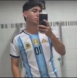 Public de MenOnlyHot  4 Imagens